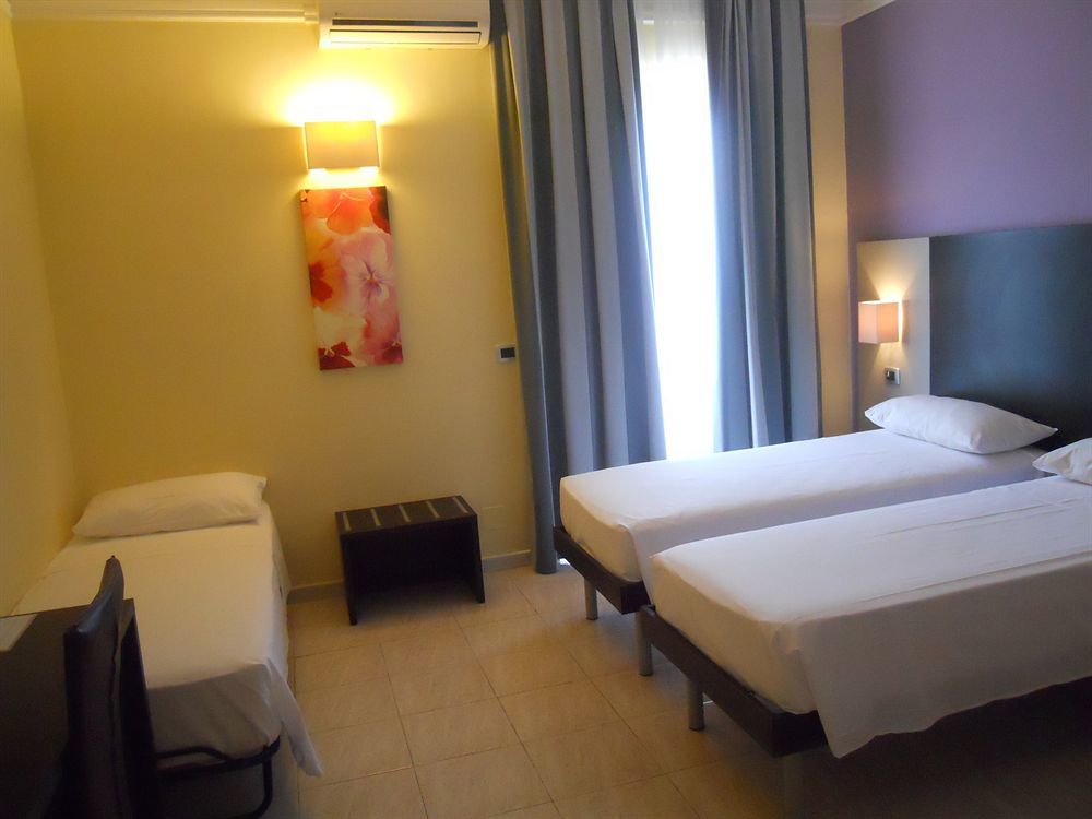 Idria Hotel Тиволи Екстериор снимка