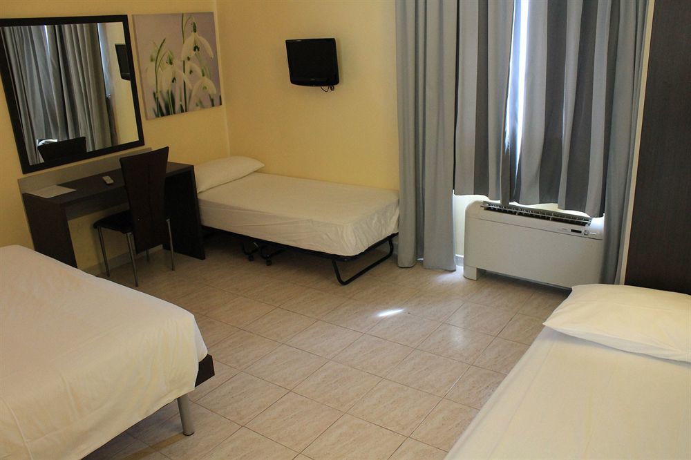 Idria Hotel Тиволи Екстериор снимка