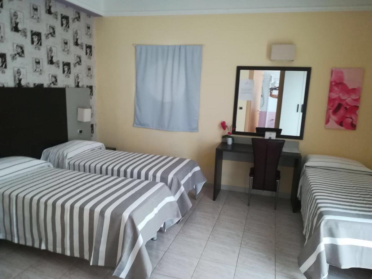 Idria Hotel Тиволи Екстериор снимка