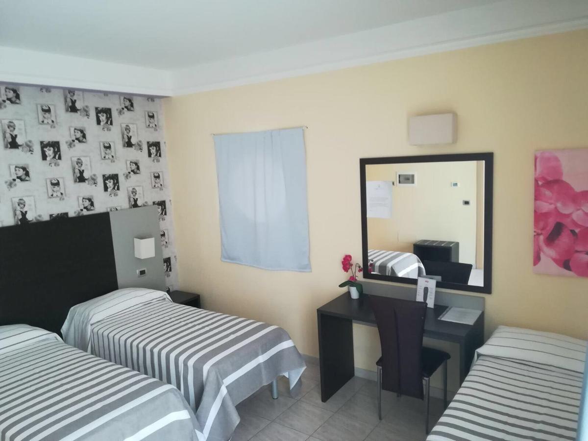 Idria Hotel Тиволи Екстериор снимка
