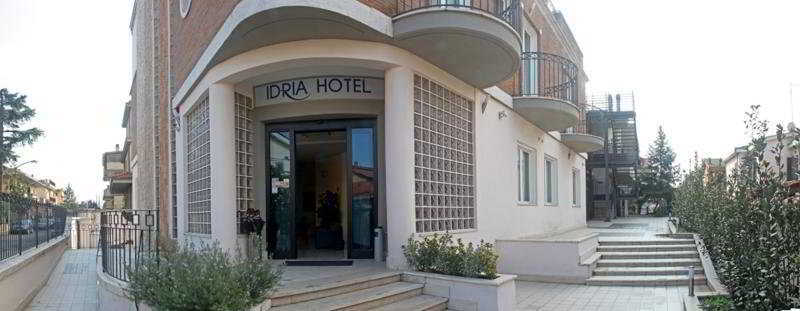 Idria Hotel Тиволи Екстериор снимка