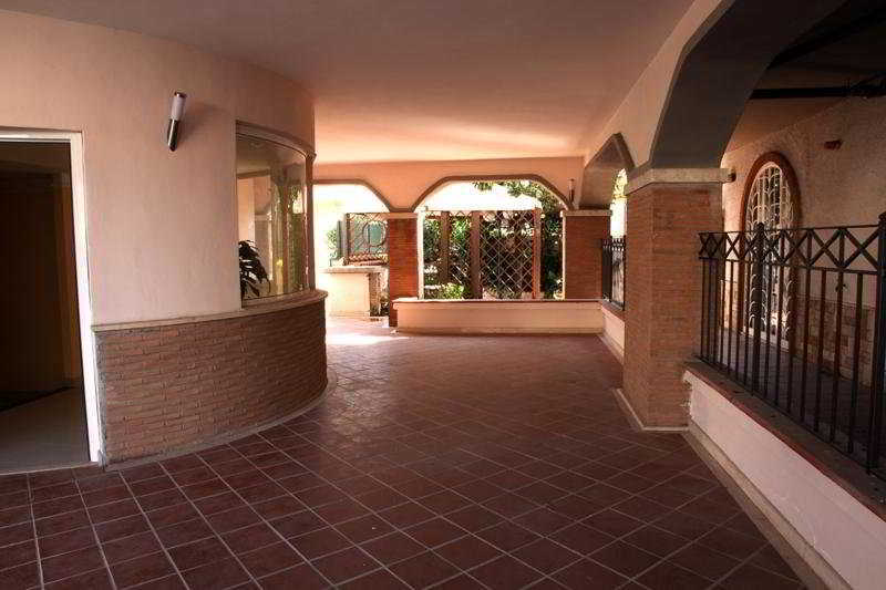 Idria Hotel Тиволи Екстериор снимка