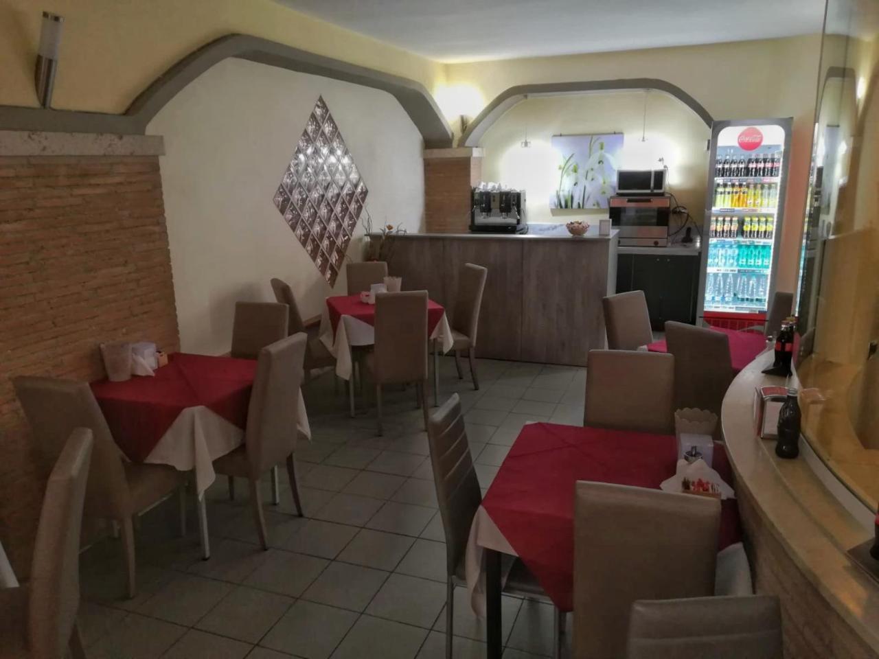 Idria Hotel Тиволи Екстериор снимка